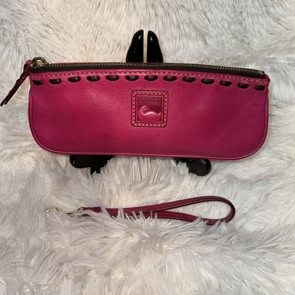 Dooney & Bourke Vintage HTF Florentine Cosmetic Case in fuchsia - Picture 16 of 16
